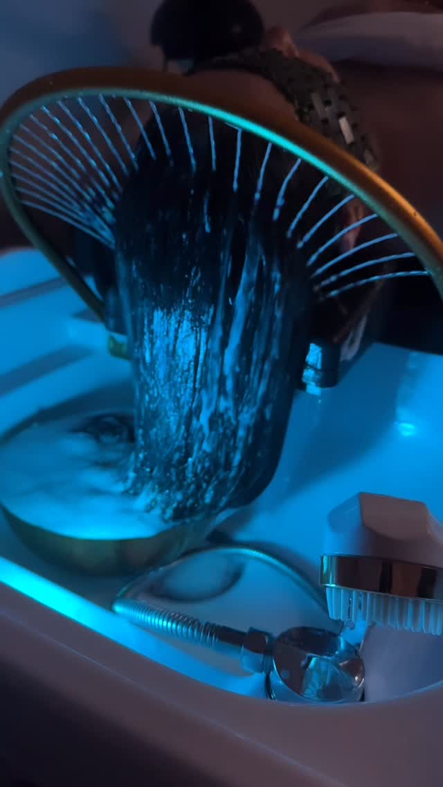 Stress out. Tension gone. Scalp refreshed 💆♀️✨
Once you try our Head Spa, there’s no going back.
#headspaphilly #scalptreatment #hairhealth #luxuryselfcare #phillybeauty