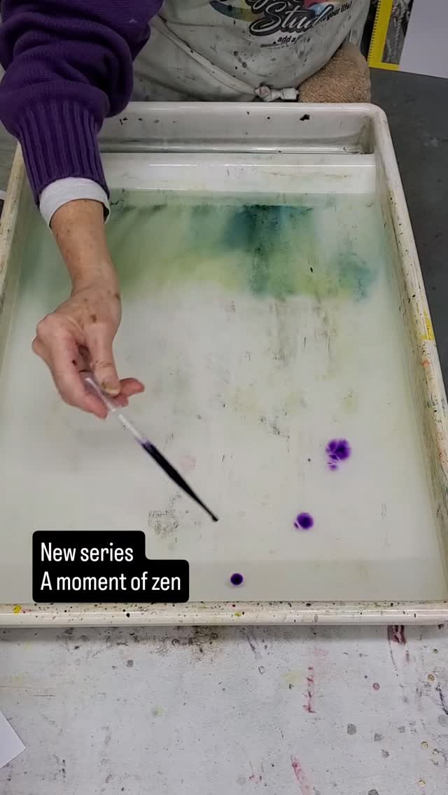 While thinking about things happening beyond my sphere, I decided the best thing for me to offer is a marbling moment of zen. Just music and floating paint, no promotion. #floatingpaint #marblingmomentofzen #majikstudios207 #relax #zen