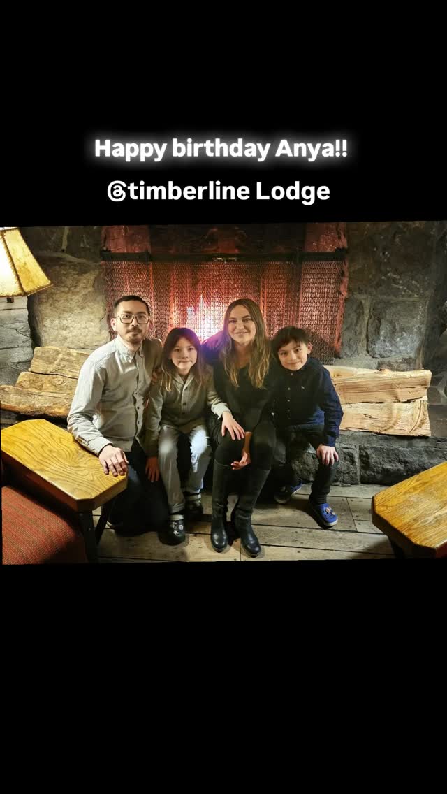 This year we celebrate Anya's birthday on the snow mountain.
Happy birthday!! It's been so much fun with you.
More to come 😁
アナ、誕生日おめでとう!
今年は雪山で誕生日を迎えました.
これからもいっぱい祝っていきましょう。
#mysonshine #happybirthday #timberlinelodge #snow