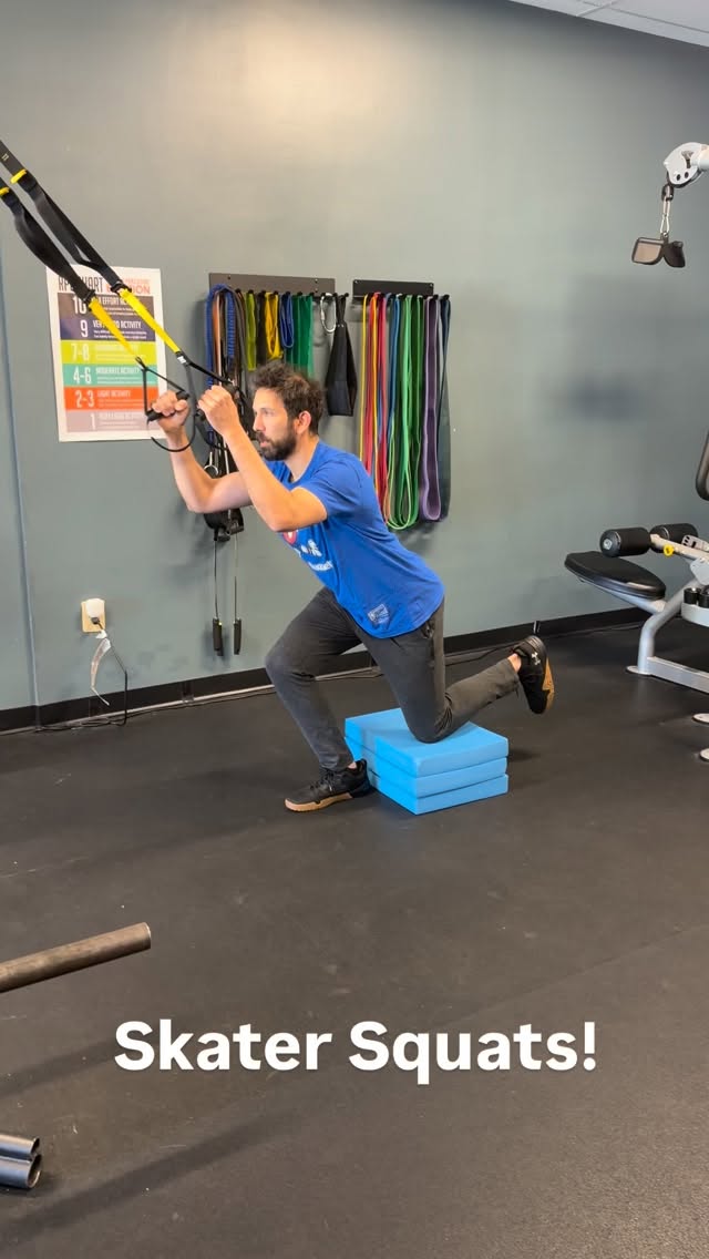 Skater squats let us bias unilateral knee extension, control frontal-plane demands, and maintain quad stimulus while respecting ankle ROM and tissue tolerance.
Same intent, smarter constraints.
🦵🏼
#methodfitness #methodstrong #arlingtonbestgym #method #arlingtonva