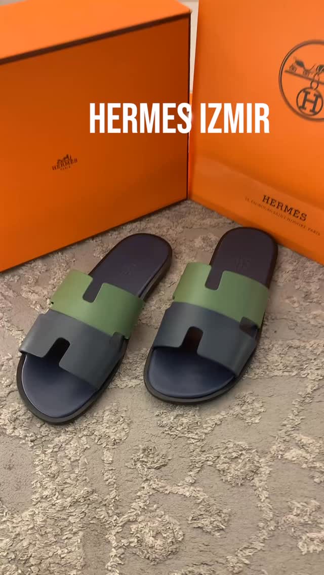 Most-wanted sandals ✨
600 AED | 60 OMR
Sizes 40–46
🚚 Delivery:
UAE — 1–2 days
Oman — 3–5 days
Worldwide shipping
🌍 www.amirashop.net