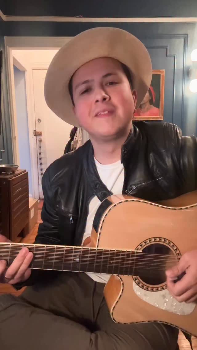 No lo Merezco - Yahir Montes ft. @flowcuenca
Mi gente saquen las frías 🍻 y preparen la garganta para cantar a todo pulmón mi próximo sencillo. Aquí les dejo un adelantito 😘
Síganos en nuestras redes sociales y plataformas digitales. Pre save it / link in bio.
13 de Febrero 💔
Gracias @jaimelozano por prestarme tu guitarra pa’ grabar este rolón 🤠
#sierreño #norteñas #newmusicalert #dolido #regionalmexicano