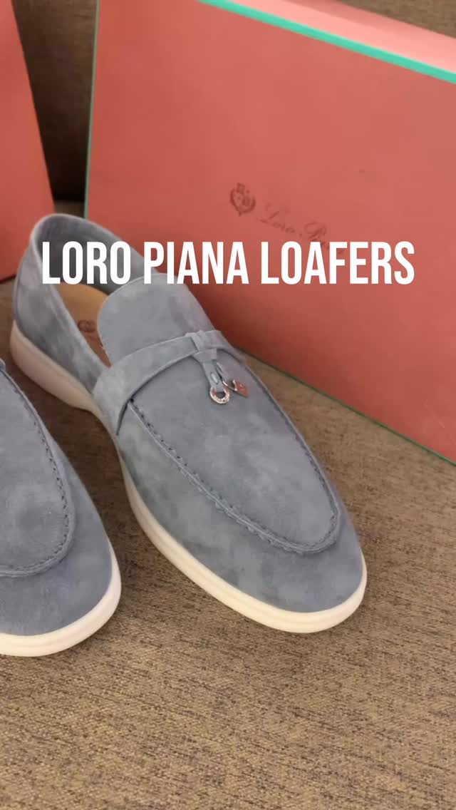 Loro Piana Summer Charms Walk Loafers
✨ Available in multiple colors
Price: 600 AED | 60 OMR
📦 Delivery:
• UAE: next-day delivery
• Oman: 3–5 days
• Worldwide: 7–10 days
🌍 Shop online: www.amirashop.net