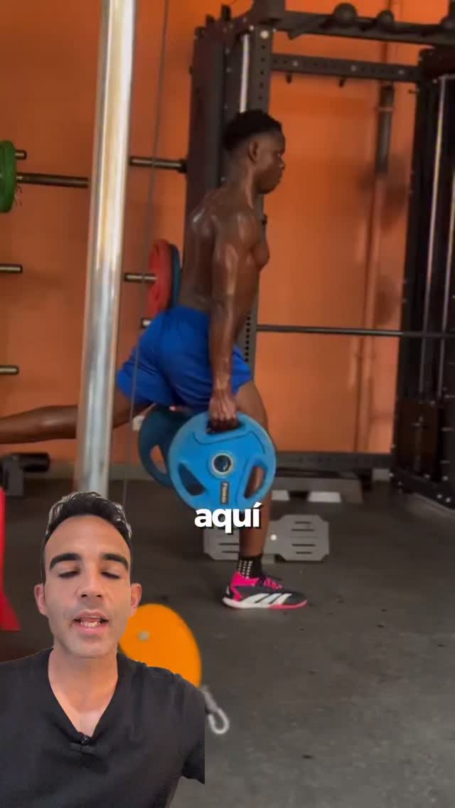 Entrenamiento de fuerza para futbolistas ⚽️💥
Frenar. Controlar. Acelerar. Volver a explotar. 🚀
La velocidad real se entrena:
🔹 Deceleración unilateral con control
🔹 Aceleraciones con distintas resistencias
🔹 Pliometría y cambios de dirección a máxima intención
Si quieres ser más rápido, este trabajo debe estar en tu plan. 🚀
👉 Guarda este reel para tu próximo entreno y compártelo con un jugador que lo necesite.
#trainelite #futbol #entrenamientodefutbol #fuerzafutbol #aceleracion