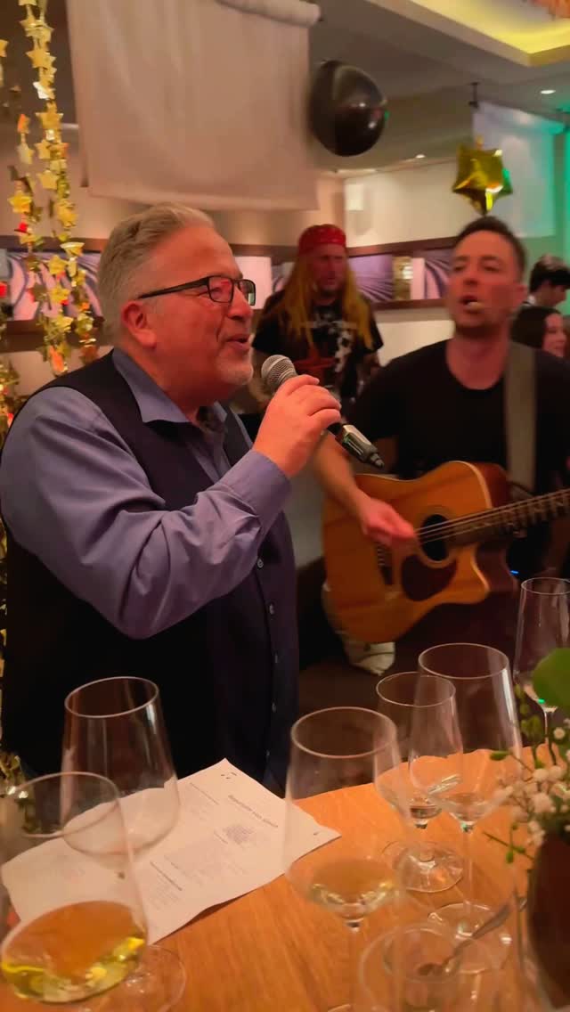 🎶 Das Leben genießen: noch besser mit Livemusik! 🎸
#simonsmusik #livemusik #eventmusik #akustikgitarre