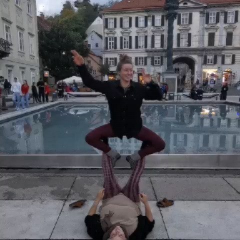 Throwback to a beautiful acro convention with the most surprising and unexpected outcome.
I learned (again!) how to handle difficult emotions like the feeling of not belonging, loneliness, comparison, not being good enough...
I also learned to be open to what life brings me and random people stepping into my life, basing and celebrating my achivements as fuck (2high, high bird!!, ninja star, throne twist - what!!??? - YES!! 😁), how amazing these people and my people are (❤️), handling fomo and not needing to be part of everything, a lot about the best light I've ever seen for an open stage 🤣, balancing being there for my people and taking space for myself and doing what I feel like.
AND I also learned that I can judge (mostly unconsciously by expecting & wishing) a situation as much as I like. And yes, it might end up being that way. Or it might end up being very different.
Oftentimes things are not happening the way you imagine it. Let go of the "how".
BE OPEN TO BE SURPRISED.