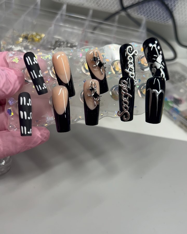 Scorpio ♏️ SZN
•
•
•
Even in my break i am still working 😮💨