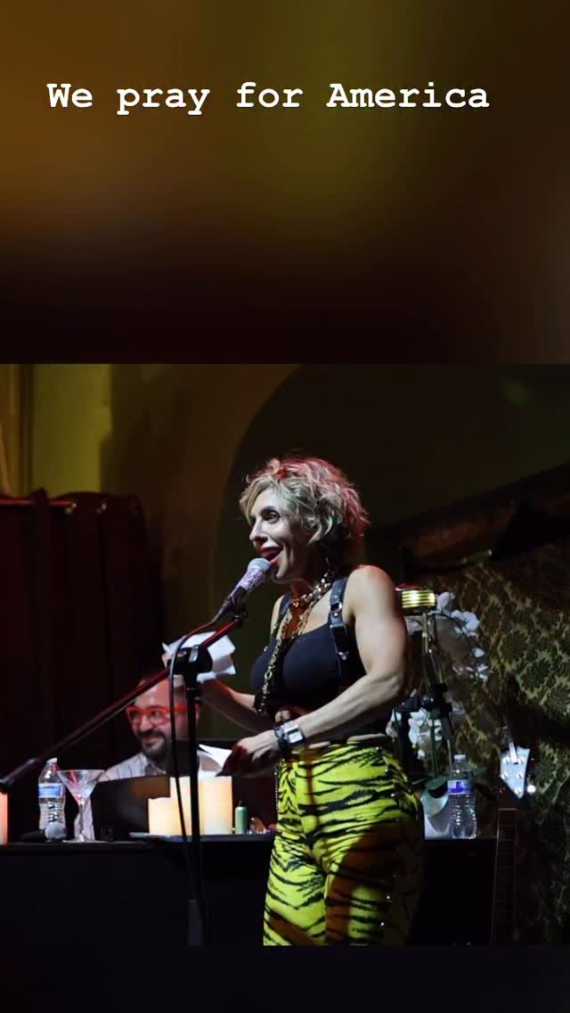 PRAY FOR AMERICA - improvised song with words shouted out by the audience and @osmaraquino also improvising on the piano. Stay tuned for the whole Song in the next Post. And as always I am praying and singing not just for America, but for the whole world that we all may know Peace on earth. #singersongwriter #comedian #improv #womeninmusic #worldpeace
Thanks @viperrrmary for capturing this moment and @johnnyspianobarsma for providing the stage and vibe. Thanks to my beautiful audience for your creative words.