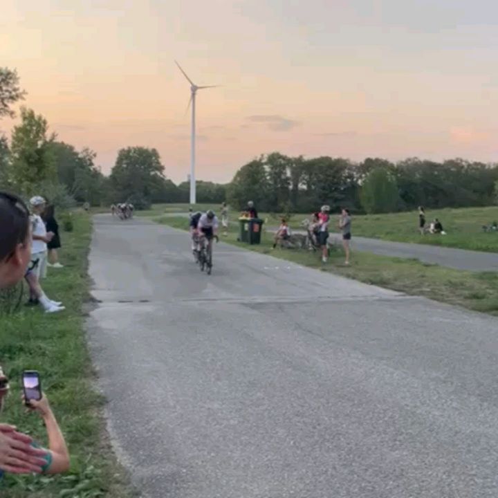 Successful VICC Race Day #5 with a large turnout and wins for @tinsta_insta and @sprungeheuer!
Results and photos now online on our website (bio). Looking forward to the final race day on Sep 14th!
#gofastturnleft #raceday #critracing #cyclinglife #cyclingphotos #nevernotracing