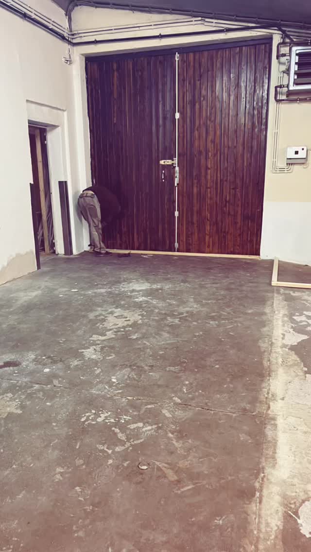 Wir haben die etwas ruhigere Jahreszeit genutzt um unseren Showroom in Angriff zu nehmen. Fertigstellung ist noch im Frühjahr geplant, natürlich mit entsprechender Eröffnungsfeier. Wir freuen uns auf euch.#neher #fliegengitternachmaß