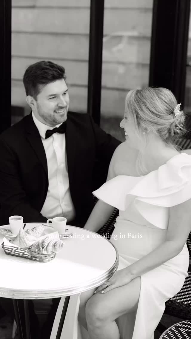 Memories of Héloïsa & André, who came from Canada to get married under the Arc de Triomphe at the Carrousel du Louvre, together 🤍✨
@mc2monamour_paris @jeremy.froeliger @refletsfleurs @antalya_makeup
Wedding planner - officiante de cérémonie - destination wedding - ceremony - bride and groom - wedding planner Paris - Eiffel tower - Louvre Museum - wedding dress - wedding inspiration - wedding in Paris