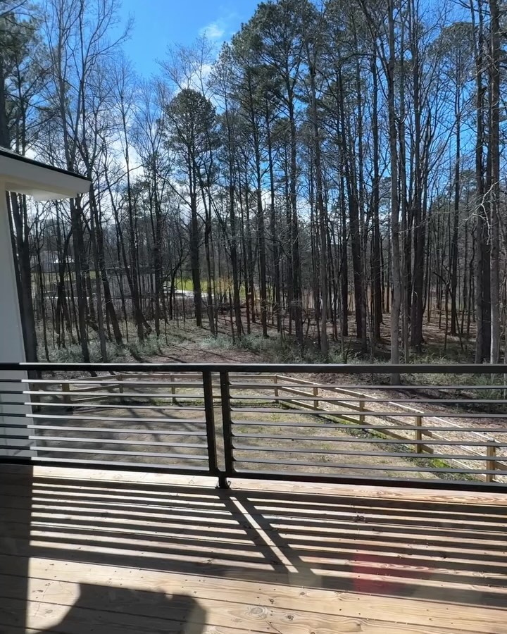 Beautiful number one grade white oak floors finished with Bona Nordic Seal and HD traffic. Can’t beat natural solid oak to make a home look perfect.. @bonapro.us