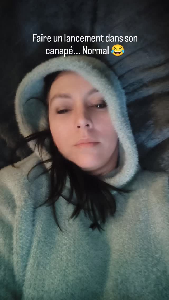 Quand t'as tout donné depuis un mois mais que tu as encore ton lancement à faire... En mode canapé défoncé 😂
#capuche #berengeremusard #sieste #lancement #spiritualite