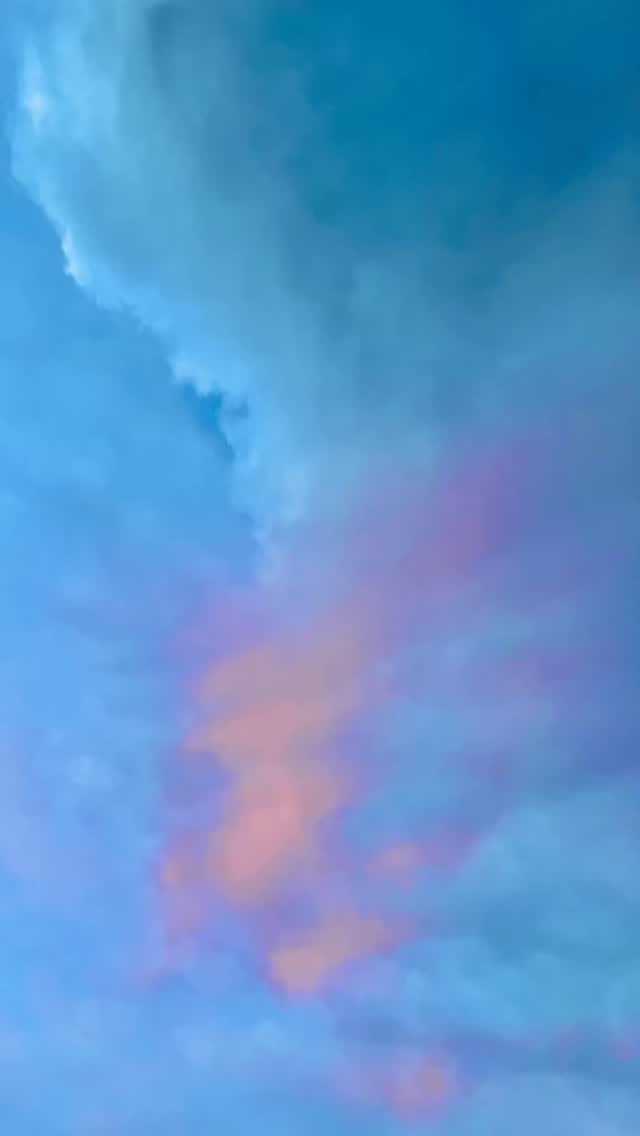 Good morning ☀️✨🤍 This affirmation meditation journey is meant to set the tone for a beautiful day ahead, aligning you with your highest timeline, and feeling grateful, grounded and connected. Feel free to listen in any way and at any time that feels right for you. I close with a short excerpt from “A Course in Miracles”, the Reiki precepts and gratitude to our guides, angels and teams. Wishing you a day filled with joy, love, beauty, abundance, miracles, magic and divine alignment. ☀️ 💫 🤍
Full journey available on Spotify, Apple Podcasts and YouTube 💕
#affirmations #affirmationmeditation #morningaffirmations #spirituality #spiritualjourney