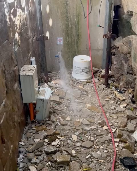 🚨Emergency water leak alert! 💦 Stay calm,Stay safe, and take action! 🛠️ Our team is on it to fix this ASAP. #waterleak #waterleakemergency #staysafe #actiontime #sydneyplumber