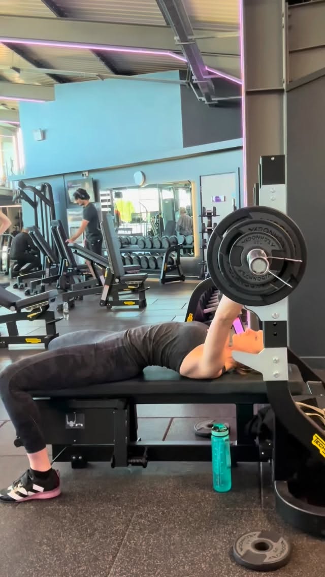 This year I’m moving away from aesthetics to focus on getting STRONG 💪 and I’ll be sharing lots of tips and tricks along the way to help you get the most out of your training, including what NOT to do, as this video so beautifully demonstrates 😂
Shout out to @mhairithatcher for setting me this year’s challenge 🙌 forever an inspiration 😘
Let me know in the comments what goals you’ve set for 2026 and if you fancy being in the running to win a whole bunch of Optimum Nutrition goodies including a full nutrition plan to support your endeavours, head to @optimumnutrition_uk to make your pledge! #ad #OptimumNutritionUK #fitnessgoals #2026
