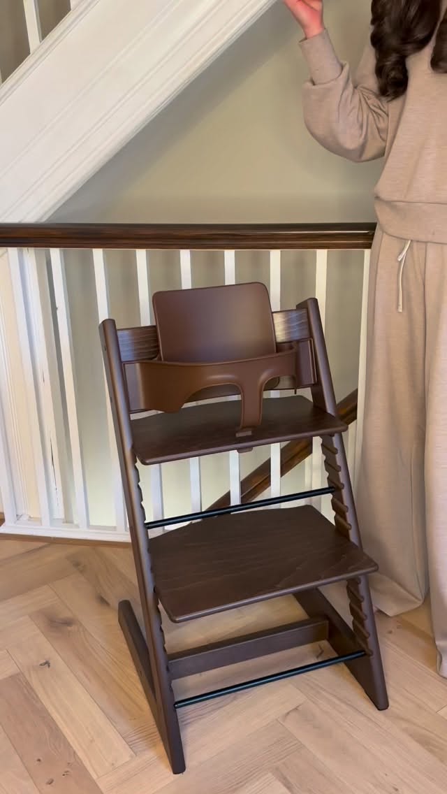 Canāt decide š¤·š»āāļø
#stokketripptrapp #walnut #walnutkitchen #warmbrown #warmbrownstokke