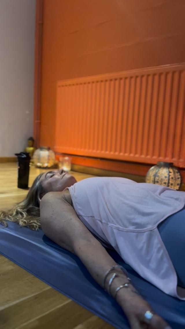 🌱 **Join Us for “Awakening to Spring: A Journey of Renewal”** 🌱
As we transition from winter to spring, it’s the perfect time to rejuvenate body and spirit! 🌼 On Sunday, February 22nd, join **Paula Ahlberg**, a seasoned Yoga teacher with 30 years of experience and the founder of Wellbeing Warehouse, alongside **Kwali Kumara**, a renowned sound healer and Kundalini teacher who leads spiritual festivals and workshops.
Immerse yourself in a harmonious blend of Yin Yoga and transformative sound healing.
Together, we will cleanse and invigorate our energy, preparing ourselves for new beginnings while inviting lightness and growth into our lives.
✨ Experience profound relaxation, detoxification, and emotional balance as we hold space for renewal in this unique workshop.
Don’t miss this opportunity to connect with your inner self and embrace the emerging energy of spring!
📅 **Date:** February 22nd
📍 **Wellbeing warehouse Newmarket
🔗 **Reserve your spot today!**
#YinYoga #SoundHealing #springawakening