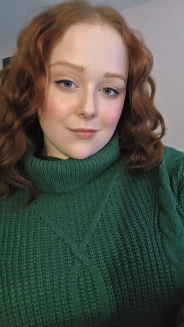 Tiny canvas, big sparkle ✨ A little painting inspired by an earring I couldn’t stop thinking about.
Available at elizabethsloas.com ✨️
#miniart #smallpainting #arttok #jewelryinspo #handpainted