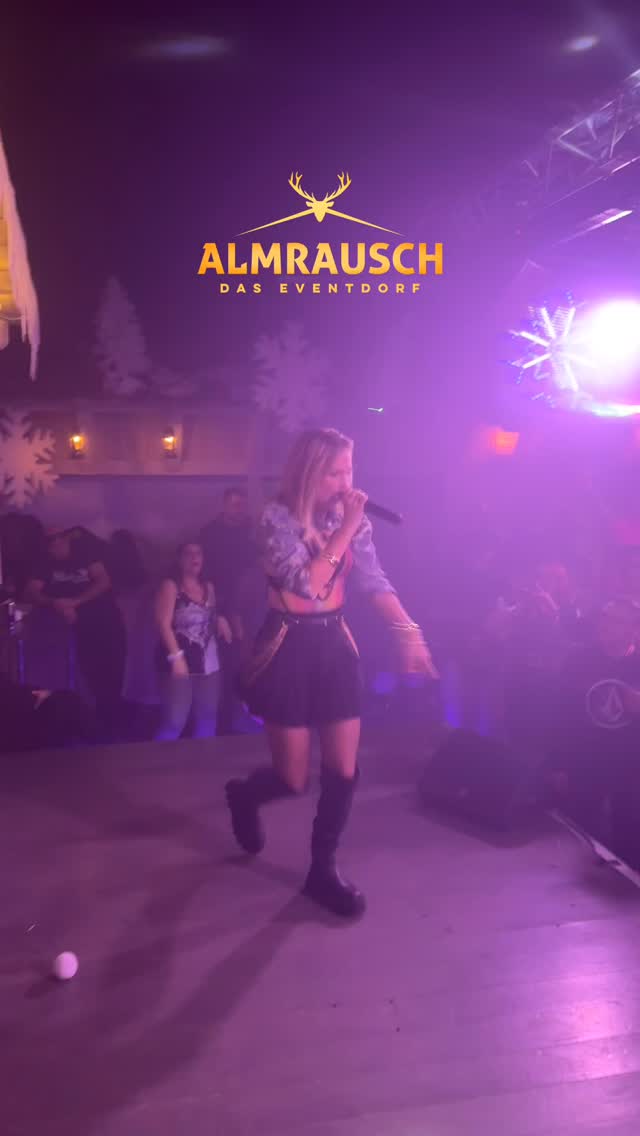 @carolinapeukmann auf unserer legendären Almrausch-Bühne 💫 Was eine Nacht 🎉
#united #reutlingen #party