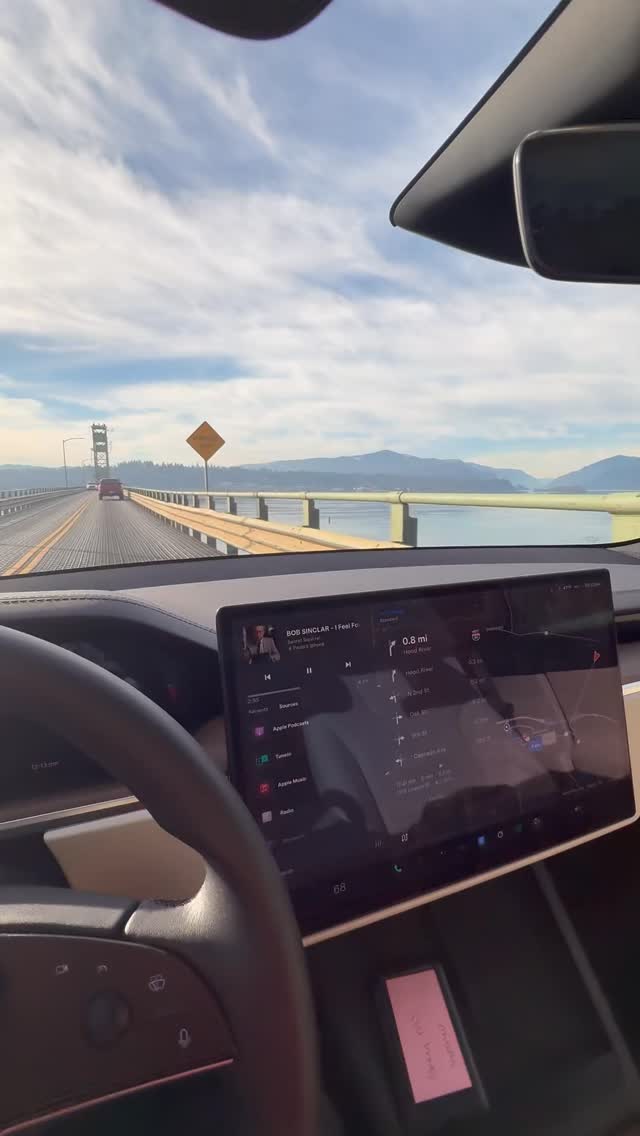 In a rare occasion, am in Hood River in the middle of #winter for the month of January
I get this question a lot: Why did you move to Hood River?
Here’s my answer: January Series 🍀
January has always been a hectic month for me if am somewhere warm and windy teaching kite sports. Just looking at my upcoming 2026 calendar, I’ve decided that this little nesting break is what I needed the most.
Baking.reading.hiking.skiing and hanging out with friends 💙