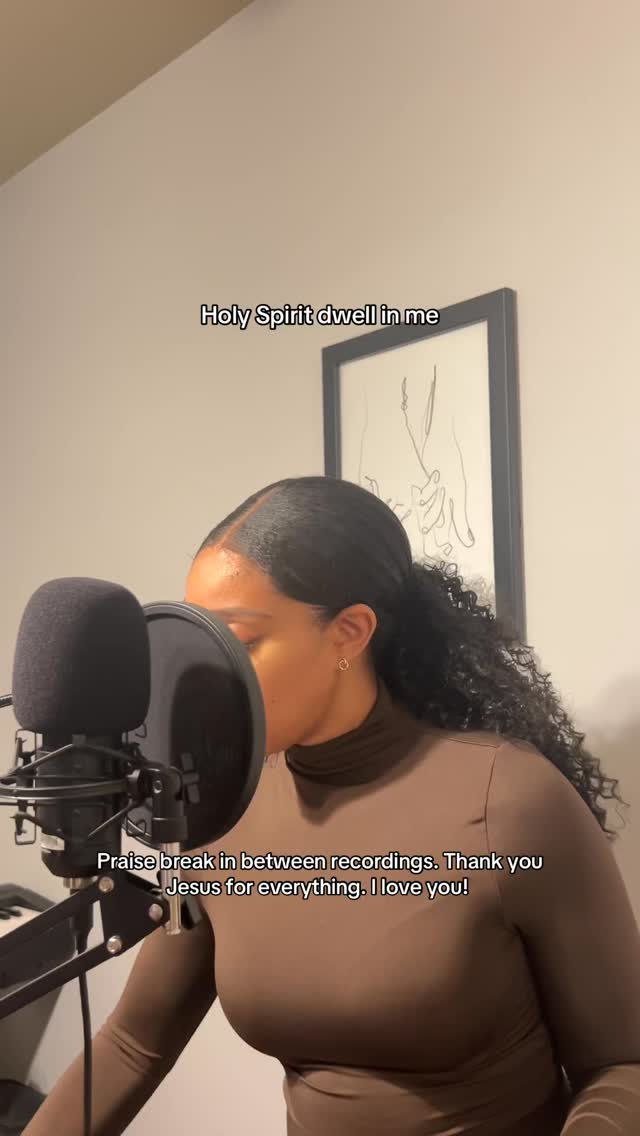 Praise break in between recordings - “Holy Spirit dwell in me”! Thank you for Your peace. Jesus Christ is LORD! 🙏🏽💕
John 14:26-27 NIV
#singer #acappella #praiseandworship