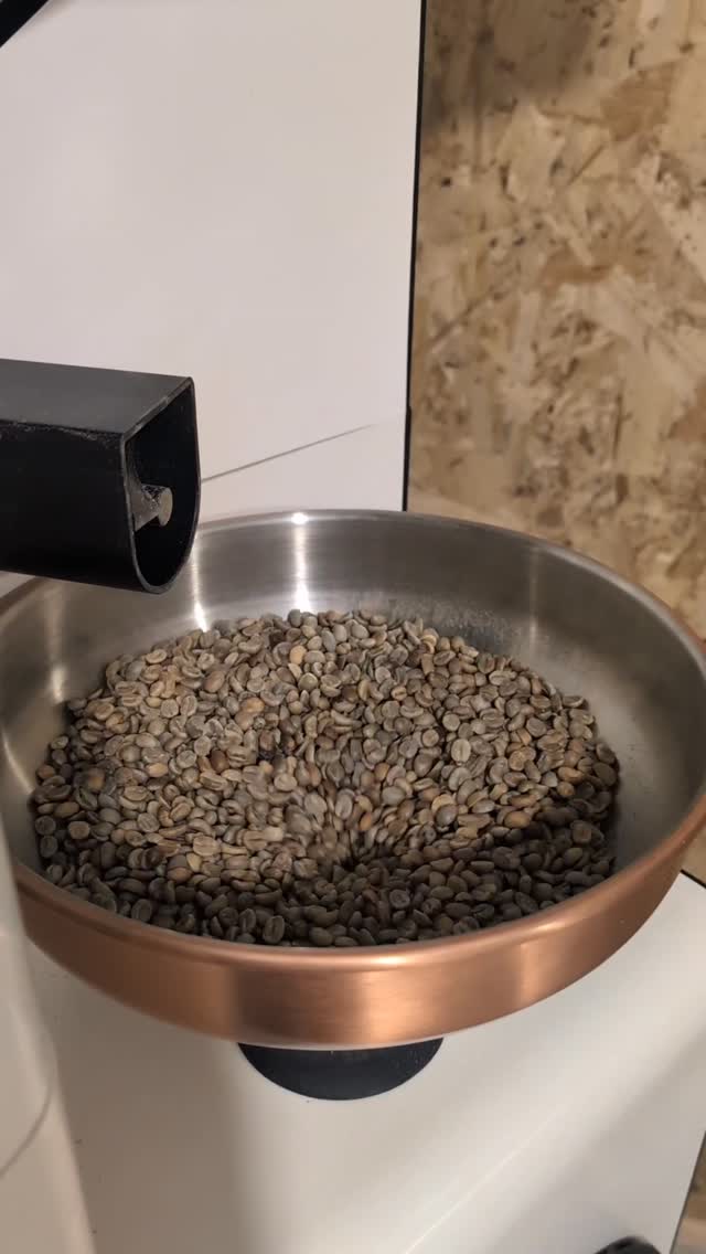 We're loving our Costa Rican Black Honey but all good things must come to an end - we'll have a few bags available at Urmston @_themarketco this Saturday (as long as we don't sell out online at properroastcoffee.com)
#coffeelover #lancashirecoffee #coffeeroaster #coffeeaddict #coffeetime