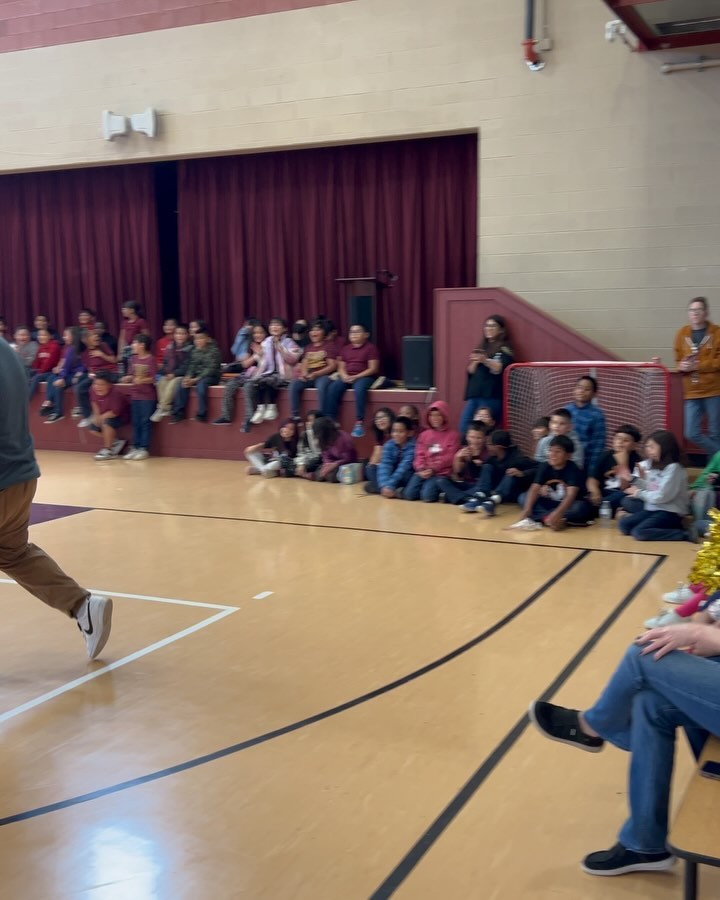 Had a great student vs staff basketball game today! Our ADP staff barely took the win 44-42! Thank you Middle School students for watching and cheering! Huge shout out to our student athletes that went out and battled!
#adpeagles #friendlyhouse #schoolcommunity #studentsvsteachers #elementaryschool