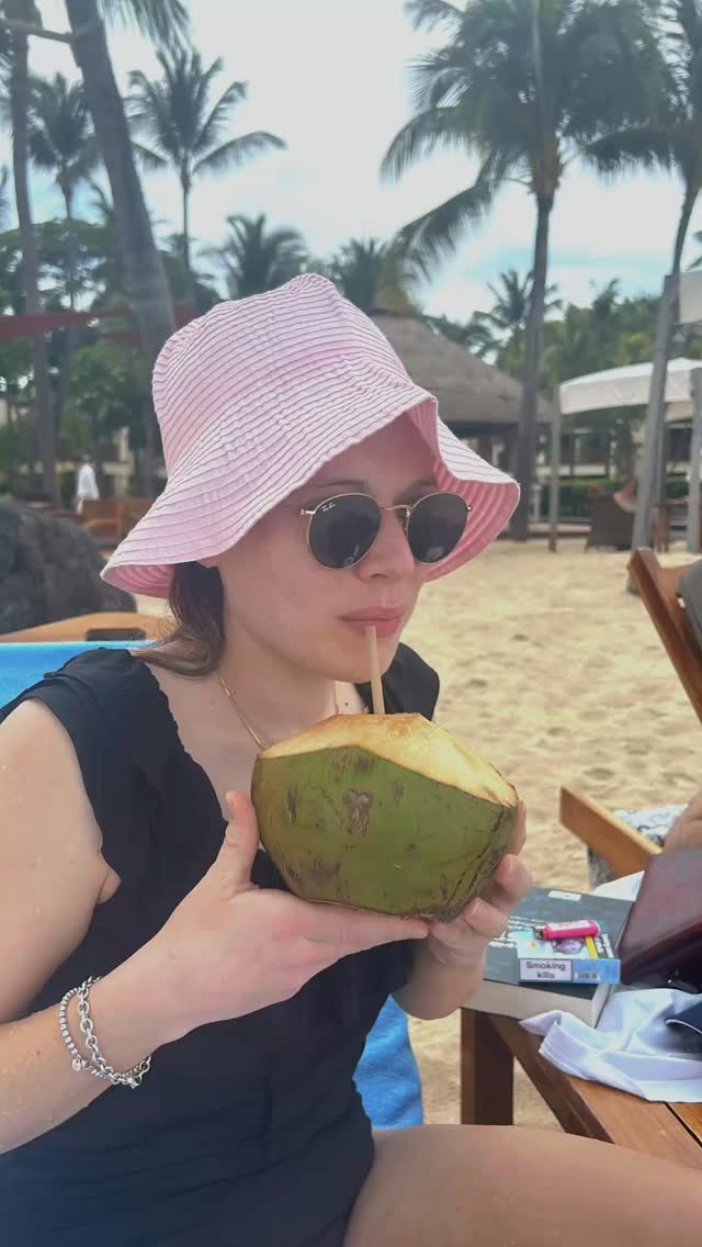 Behind the scenes bei mehreren Versuchen ansehnlich Content zu produzieren.. bevor unsere editing skills besser werden nennen wir es in der Zwischenzeit lieber realistischen content.. dafür haben wir nichts zu verstecken und zeigen auch von unterwegs wer hinter healthy secrets steckt ✨✨☀️
#wienliebe #darmgesundheit #1000thingstodoinvienna #vienna #1000placestoseeinvienna #darmflora #transparenz #gesundheit