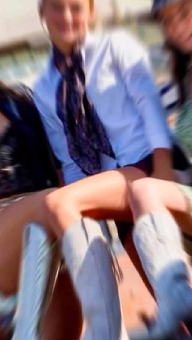 Such a vibe at the Tamworth Country Music Festival Parade 🤠🎉
Riding on the back of the @tamworthbootbarn Chevy
Big thanks to Tamworth Boot Barn and my fave LaneBoots 👢✨
Tamworth, you were amazing!
@lane.official @lanebootsaustralia
#TCMF #TamworthBootBarn 🎶 #countrymusic #boots