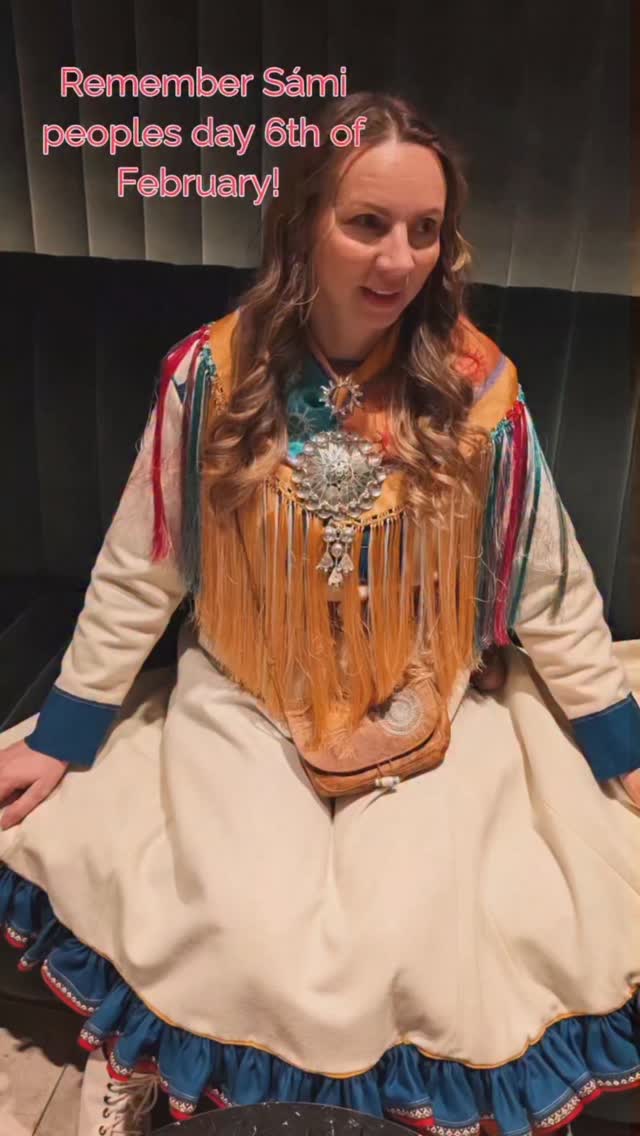 Illudan Sámi albmotbeaivái bearjadaga! 💙💛❤️💚
Looking forward to Sámi peoples day om Friday! 🌞#sápmi #Indigenous