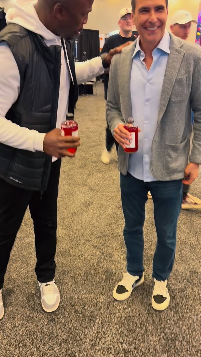 Day 1 on Radio Row ✅ we love aligning our clients with brands they deeply believe in & this collab is truly one of our faves ➡️ @experian x @akbar_gbaja #SuperBowl #Experian