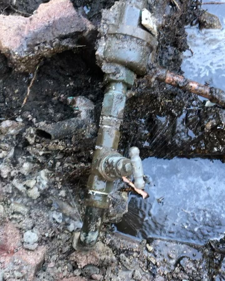 Few leaks here#leaking #waterleak #watermeter #pipefreeze #sydneywater #sydneyplumber