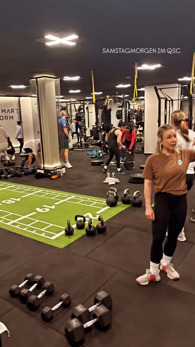 Samstagmorgen. Strength Kurs. QSC. Community 🖤
#bremen #gymtime #community #goodenergy #Qrew