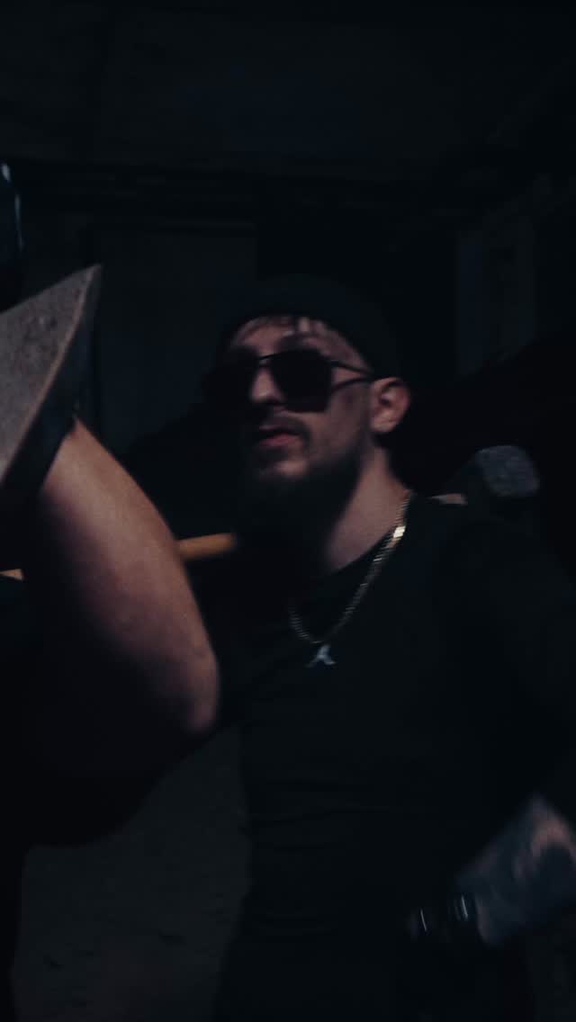 Jak ten kilof wam się podoba ? 💎⛏️
Kto nie widział całości to niech szybko nadrabia 🫡
#avenew #rap #music #szczecin #hiphop