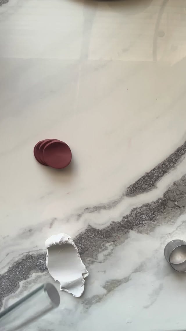 Color mixing an entire palette that YOU chose ;)
Color 1 “Oriental Pink”. Which color would you want to see next? Comment or vote below 👇
#colorinspiration #colorinspo #claycolor #claycolormixing #claycolorrecipes