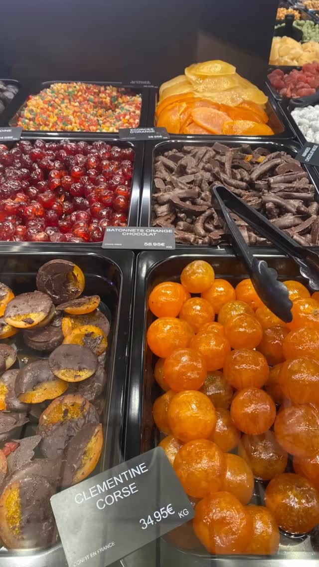 Frescor, tradição e muitos sabores no Marché Victor Hugo, em Toulouse.
Potes e mais potes de cassoulet, além do perfume irresistível das trufas.
Vive la France!
#cassoulet #truffes #terrines #poulets