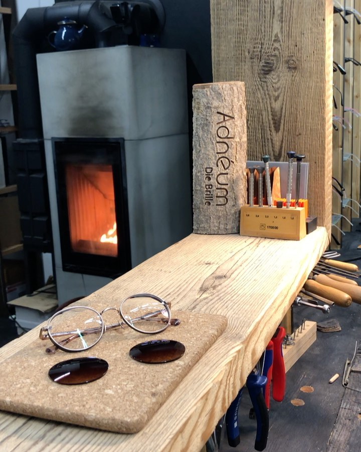 😎Magnetengläser😎 an Einstoffen „Bonsaimeister“
Selbstgemacht, funktioniert an jeder Brille …auch an deiner 👋
#geheimtipp #adneum #adnéum #bergen14 #bergen #brandenburg #optik #sehtest #brille #homevisit #foryou #trend #kleinunternehmen