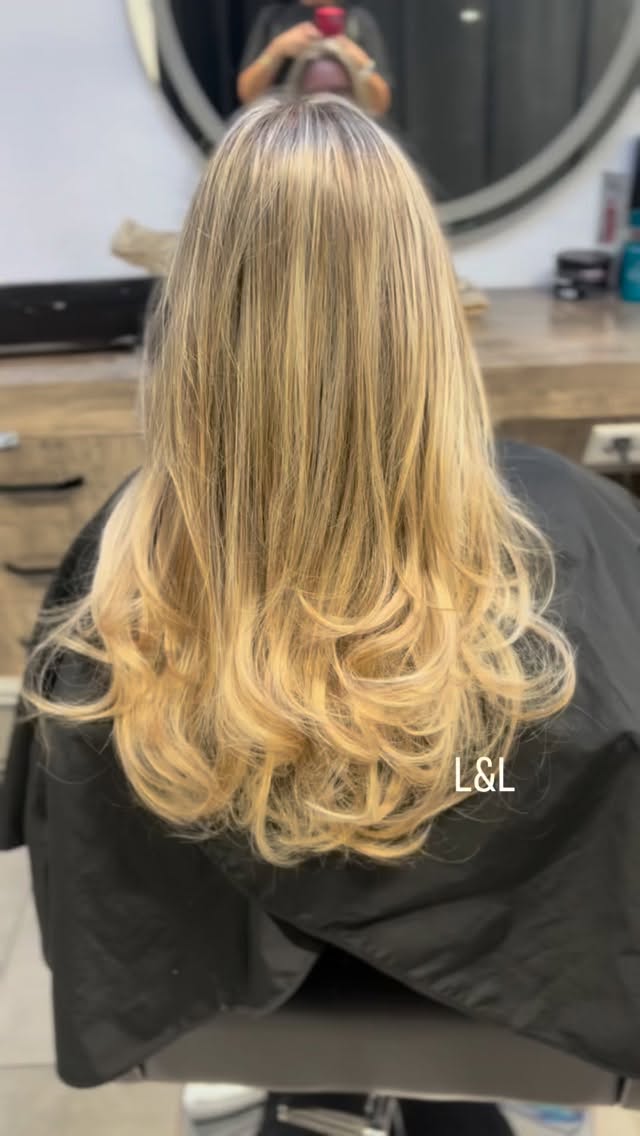 #wellaprofessional #wella #monthey🇨🇭 #blonde #curly