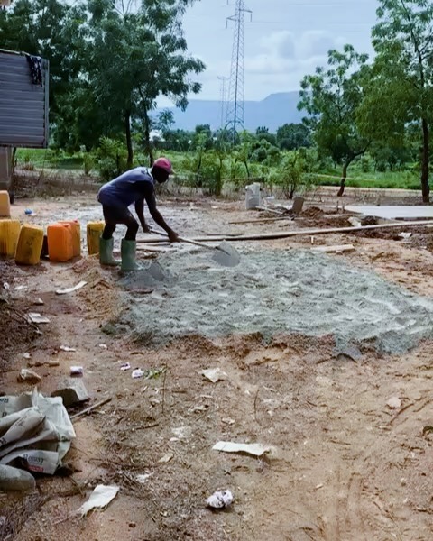 Progress on our court’s foundation in Cameroon with @tomorrow_education_ !