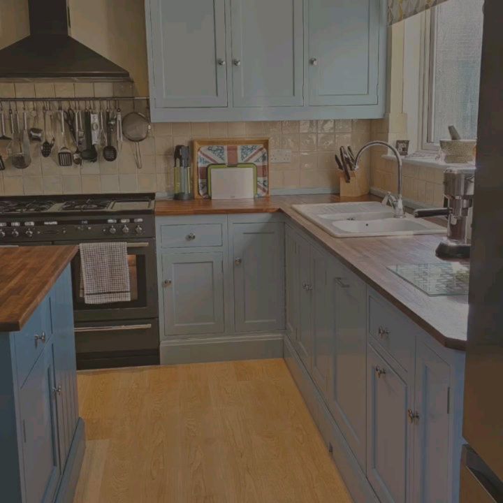 We have been looking forward to showing you this one. Customer contacted us to give their kitchen units a much needed re-spray 😊 final result 👌👌 extremely happy customer who wants us back for more works and left us a wonderful review 😀
https://www.checkatrade.com/trades/fixandbrushpaintingandspraypaintingservices
www.fixandbrush.co.uk
www.luxuriousfinish.co.uk
fixandbrush@hotmail.com
.
.
.
#spraypainter #spraypainting #decorator #basingstoke 🏡 #professionalpainter CheckATrade ⭐⭐⭐⭐⭐