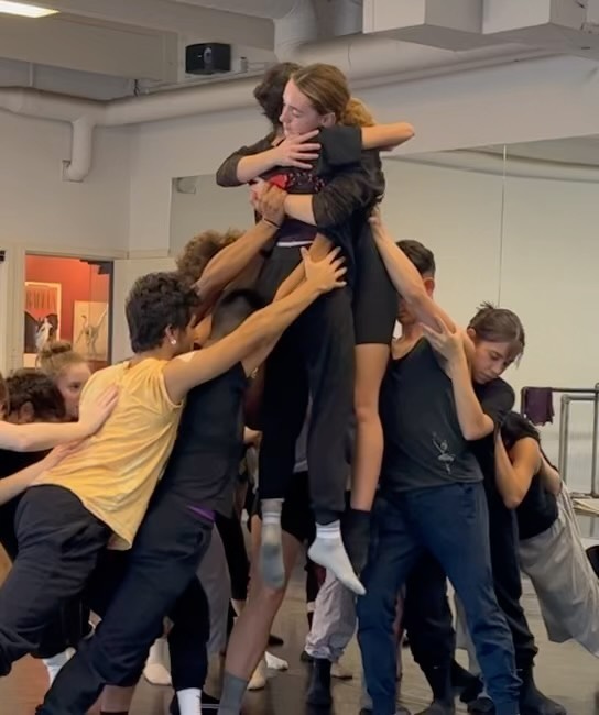 Big and beautiful September - Feeling gratitude for having a month in the studio creating a new work on @coastalcityballet (premiering in December!) Also very grateful to being featured in the fall arts guide with @stirvancouver 💚
Music by @stefannazarevich
Thank you dancers of @coastalcityballet for pouring yourself into this work/world with abandon