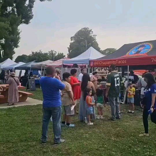Come try our Cali Burrito at one of our weekly markets! It's packed with everything including our delicious fresh cut fries and our special chipotle sauce that is to die for.
📸 @poppinshopsla
.
.
@exhibitsupply