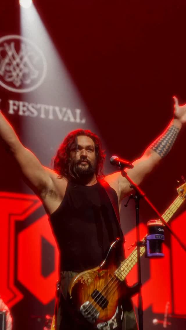 🎸 ÖOF TATATA @oof_tatata and Jason Momoa @prideofgypsies @kennydaleborill @mikehayesmusic
made their Dubai debut at The Agenda
First show. Legendary energy
Huge thanks to @caterix_spirits for delivering this powerful show, and shoutout to @meilivodka for making the night absolutely OOF 🔥🥂
#OofTatata #JasonMomoa #dubainights #rocklife #theagenda