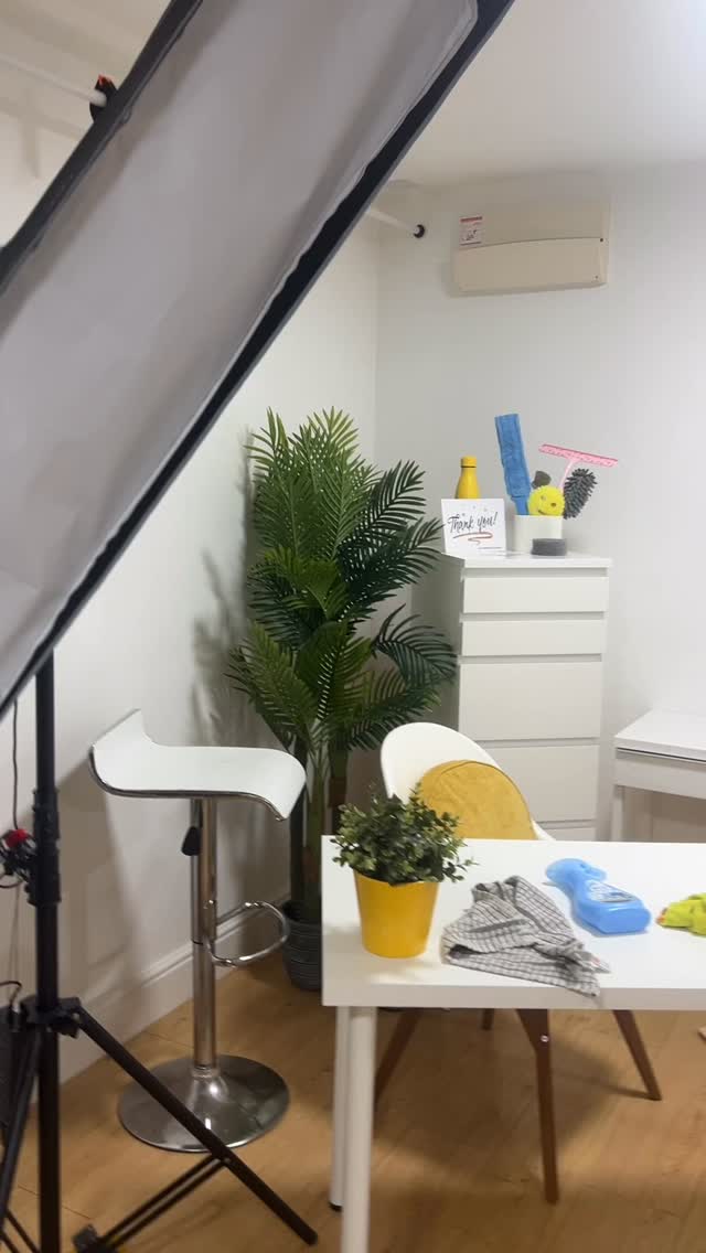 Communicating with my clients. Letting them know what to expect so they come in with clear ideas for their Business Branding Shoot. Cleaning company business owners
#brandingphotographer #smallbusinessbranding #marketingphotography #headshotphotography #productphotographer