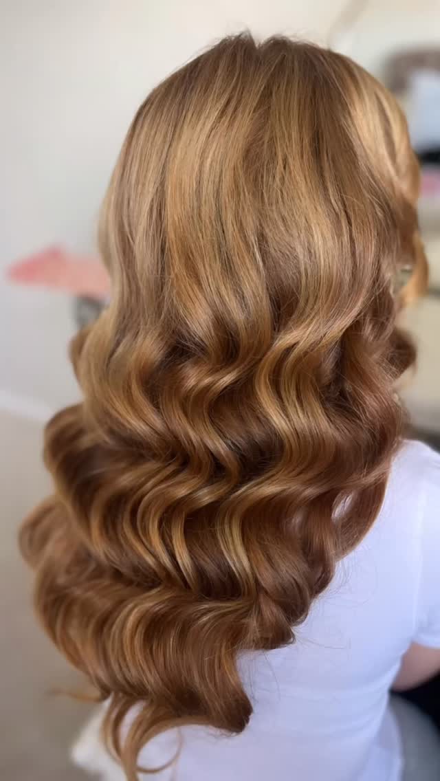 What to expect from your bridal hair trial appointment…
#bridalhairstylist #weddinghairinspo #leicesterweddinghair #weddinghairleicestershire #northamptonweddinghair