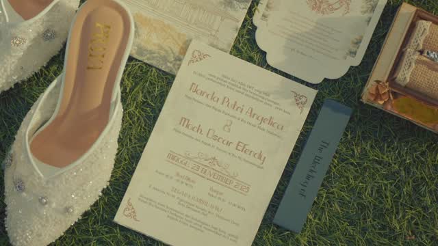 The day began with laughter that came easily. Small glances, quiet jokes, the kind of playfulness that has always lived between Angle and Oscar. Nothing felt rushed. Nothing needed to be loud.
At Segara Bambu, surrounded by family and familiar faces, the air shifted when the words were spoken. The moment the registrar declared their marriage valid, everything settled. Smiles turned into tears. Hands tightened. Breath slowed. It was no longer about the ceremony, but about what had just begun.
Their modern Javanese celebration carried tradition with ease. Gentle gestures. Shared looks. A promise held not only in words, but in presence. Even in the lightness, there was depth. Even in play, there was certainty.
This film holds the feeling of that day as it unfolded. Honest. Warm. Alive in the quiet moments in between.
www.mariolourdi.com
#weddingvideobali #videography #bali