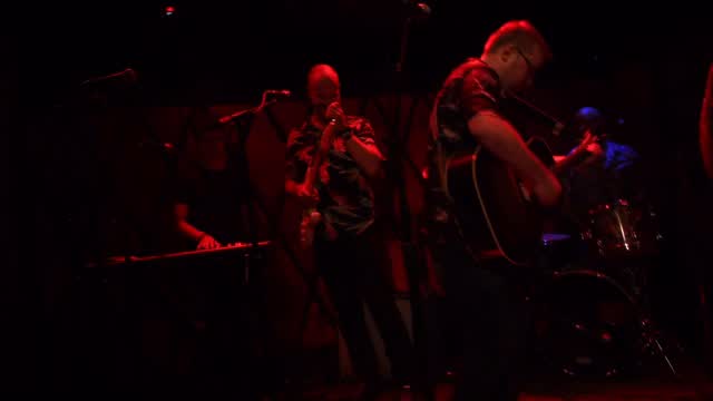 Robots with my favorite homo sapiens.
Film by @manishgosalia
#indierock #robots #songwriter #livemusic #musicwithfriends