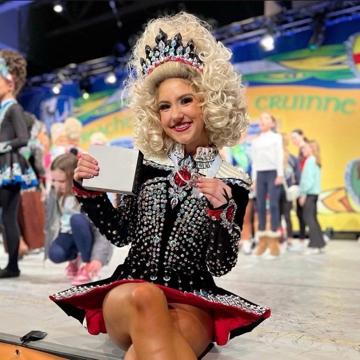 Practicing my Irish dancing and getting super excited to perform my talent at Miss Pennsylvania’s Teen! ☘️ I am so grateful for the the lessons I’ve learned, the memories I’ve made, and the friendships I’ve gained from competitive Irish dance. 🥰
SWIPE to see some Miss America titleholders who are also Irish dancers! 👑
⬇️
Betty Thompson, Miss Oklahoma 2011, Runner Up to Miss America
Bridget Oei, Miss Connecticut 2018
Maya Coyne, Miss California’s Teen 2021
Mia Fritsch-Anderson, Miss Illinois’ Teen 2022
Colleen McDermott, Miss Johnston County’s Teen 2023