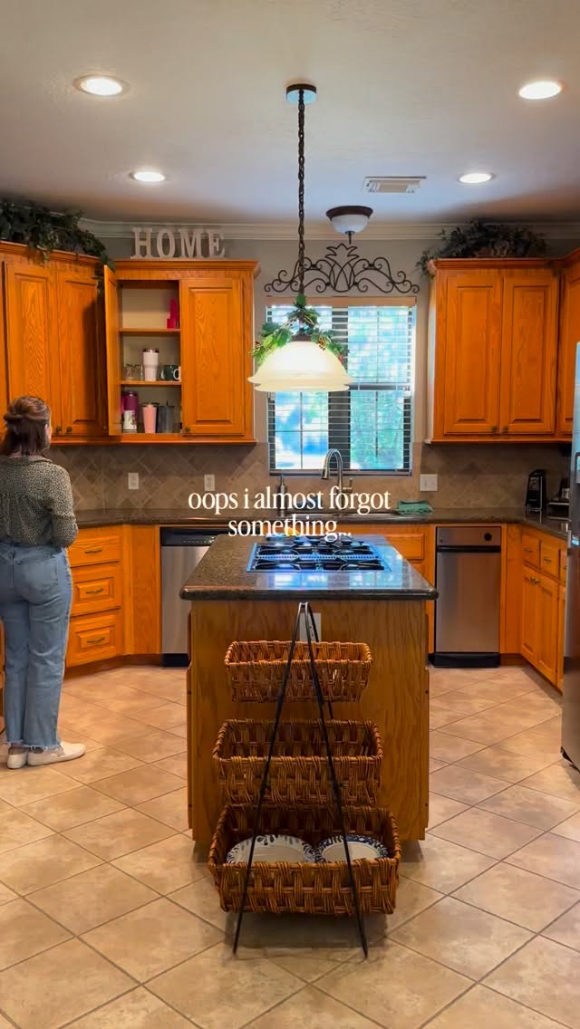 If your kitchen is “fine” but you don’t love being in it… that’s the problem.
The spaces we live in every day should feel comforting. Familiar. Like a place that holds memories, invites slow mornings, and welcomes people in without trying too hard.
That’s what we design for. Not perfection. Not trends. But kitchens that feel personal, layered, and lived-in — spaces that tell your story and feel like they’ve grown with YOU over time.
If 2026 is the year you stop settling for “fine” and start creating a home that truly feels like you, we’d love to take care of every detail and bring it to life for you.🤍
So glad you’re here!
Construction by @andersonfamilybuilders 🙌